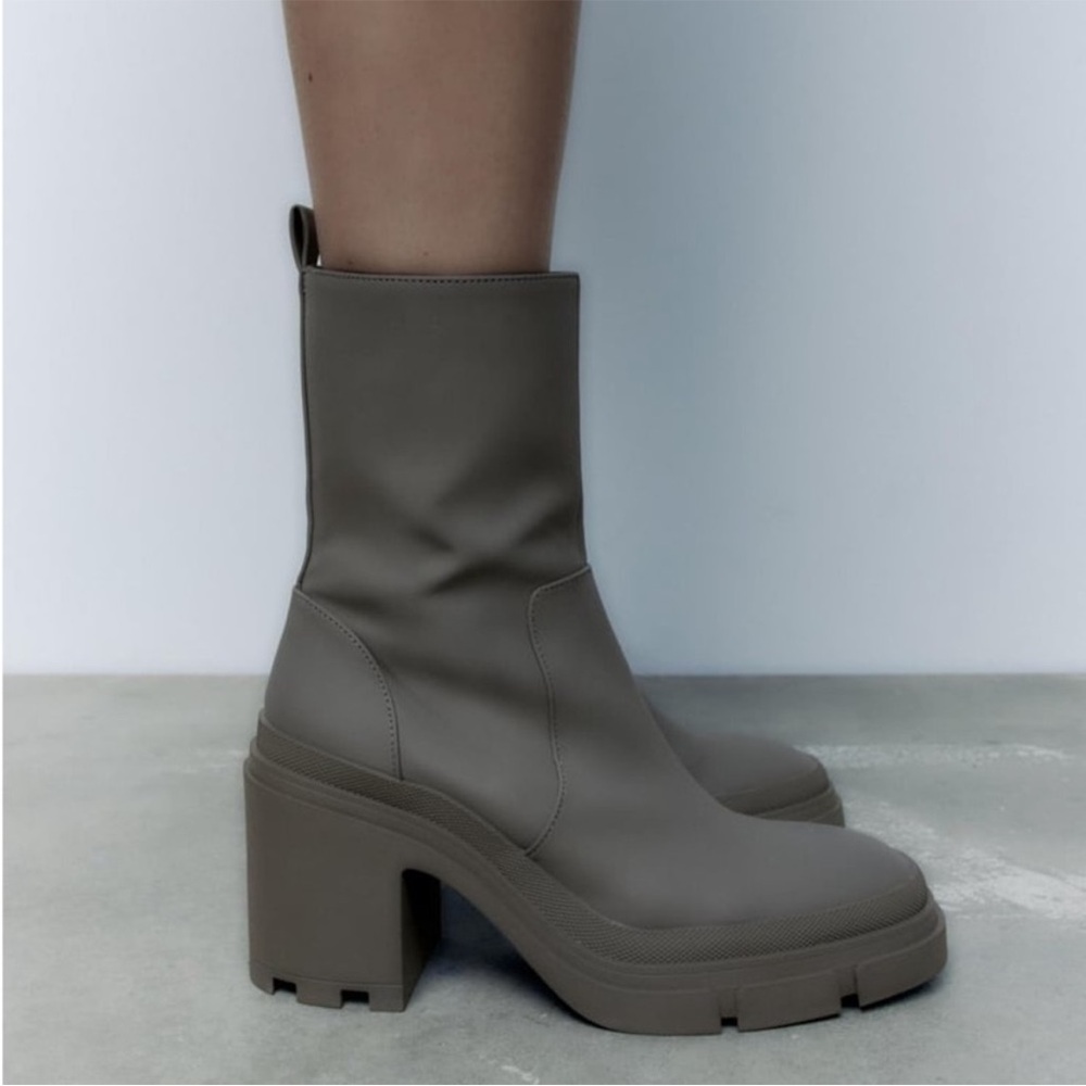 Zara Rubberized Green Khaki Mid Heel Ankle Chunky Platform Lug Sole Boots 38 - Picture 6 of 12